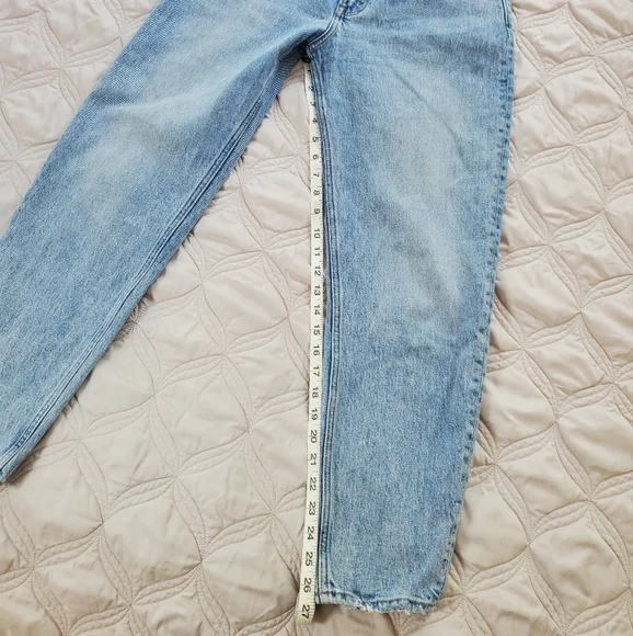 Abercrombie & Fitch Blue Denim 80's Mom Jeans High Rise Light Wash - Picture 8 of 8